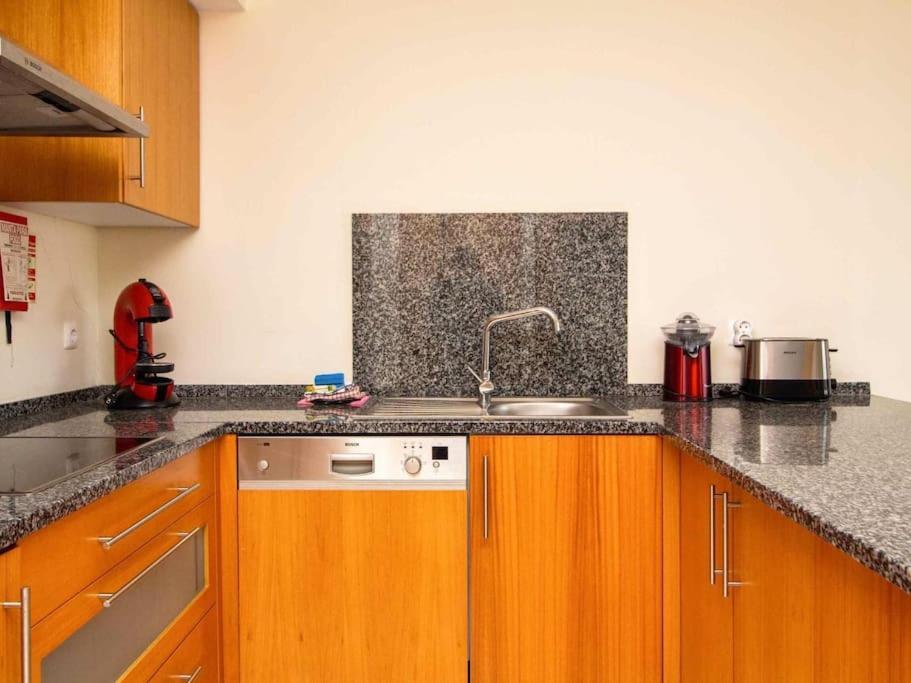 View Waves - Pool And Sea View & Tennis Court Appartement Albufeira