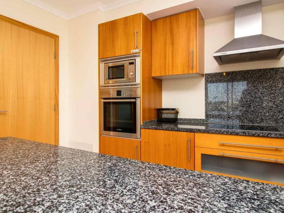 Appartement View Waves - Pool And Sea View & Tennis Court Albufeira